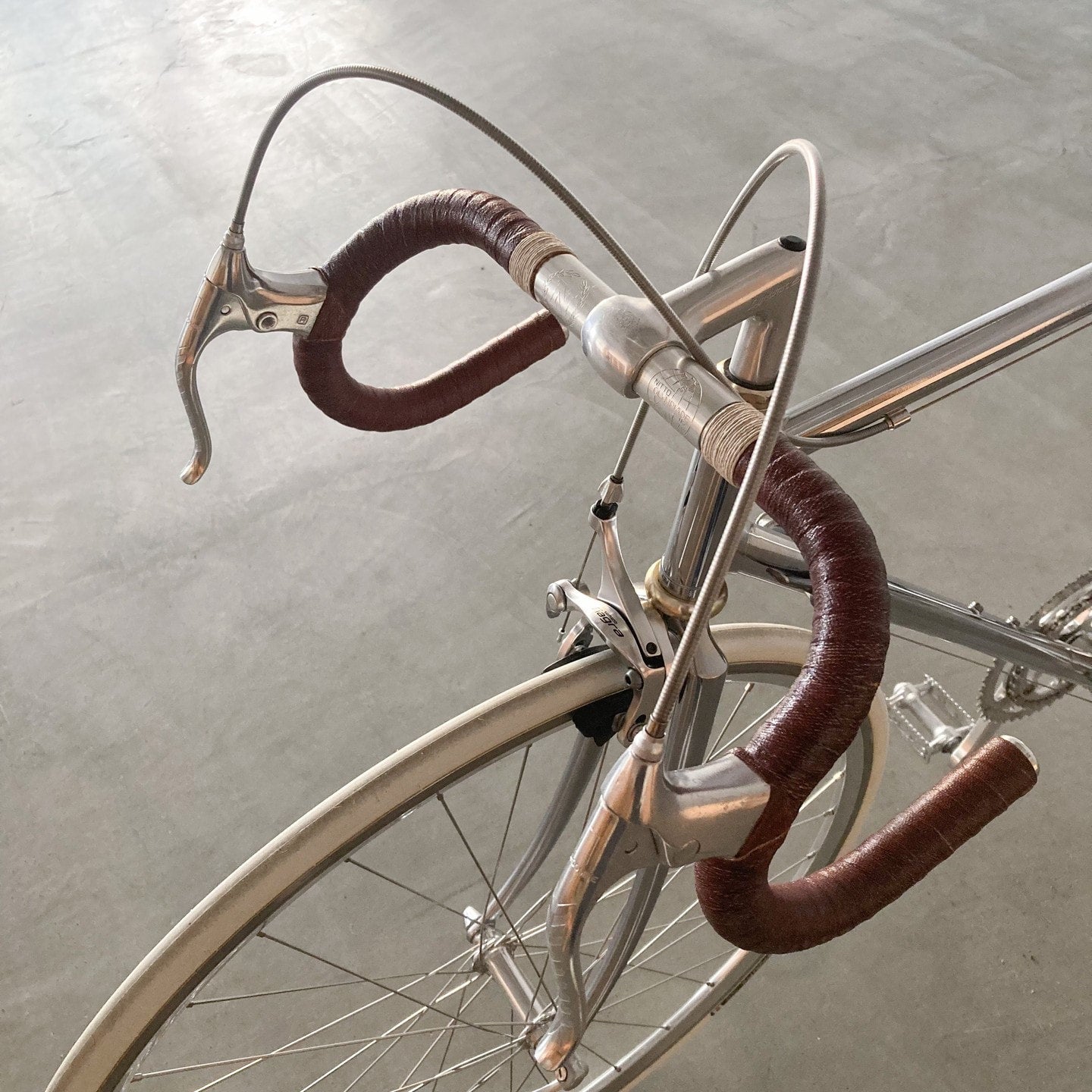 ビルダー ロードバイクフレーム 未塗装 メッキフォーク付き 直接引き取り希望 ビルダー ロードバイクフレーム 未塗装 メッキフォーク付き 直接