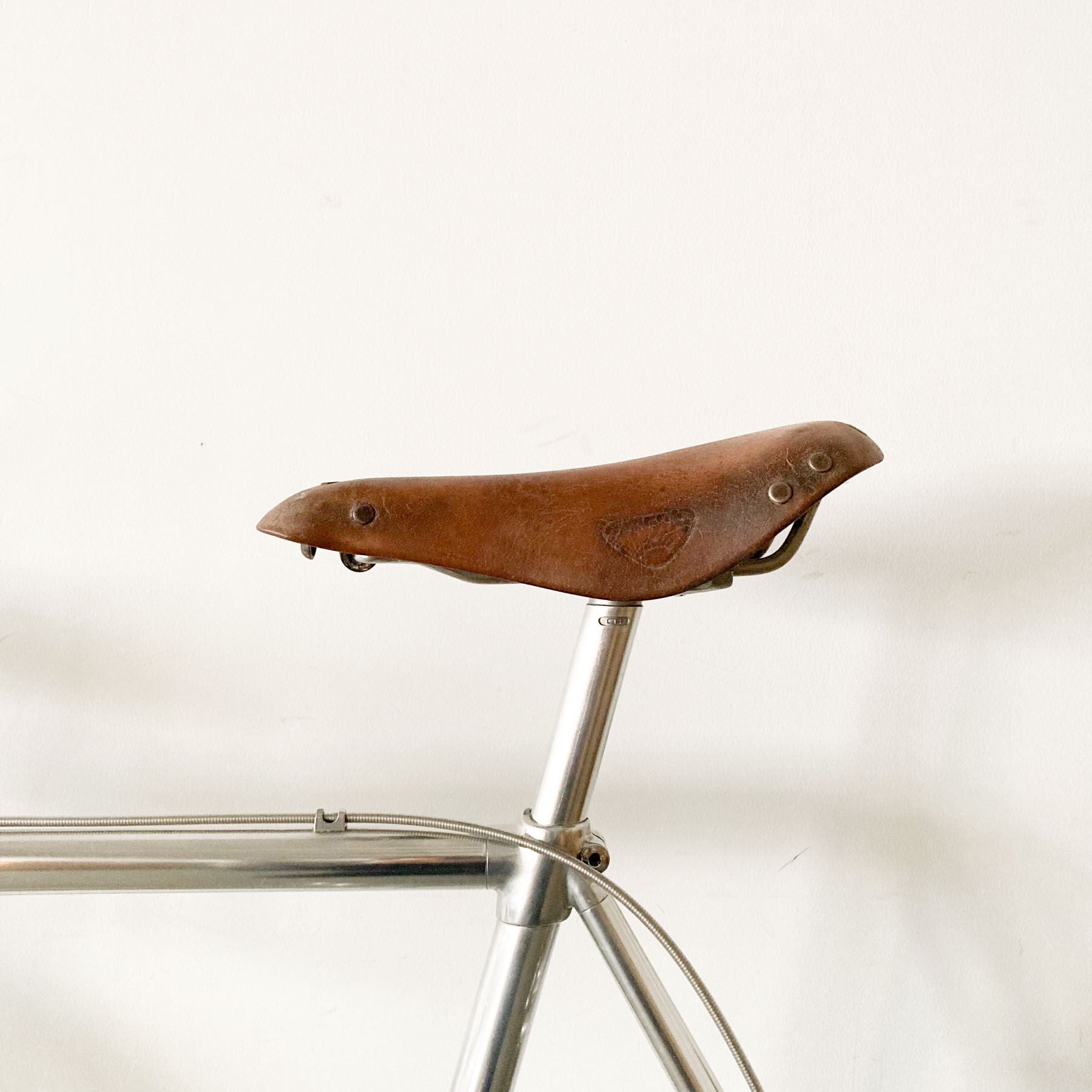 ヴィンテージアルミロード｜鏡面仕上げ | COBI